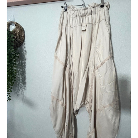 NEW Free People Head Start Harem Pants Cashmere Beige Small Oversized Tulip Hem - Picture 4 of 9